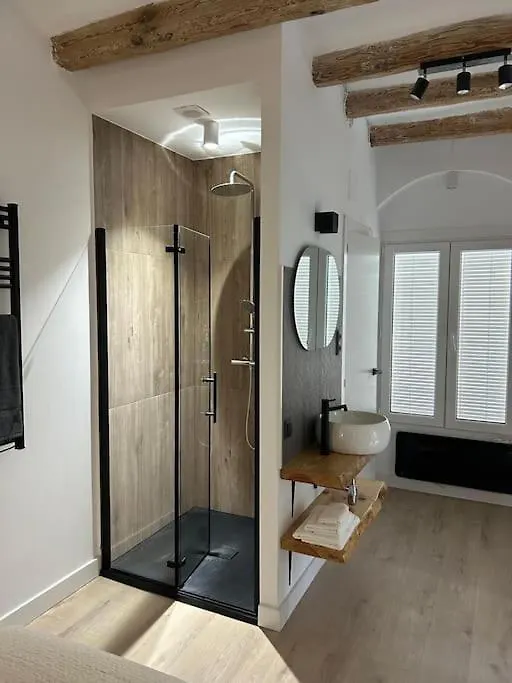 Cal Moline 1 Apartment Avia