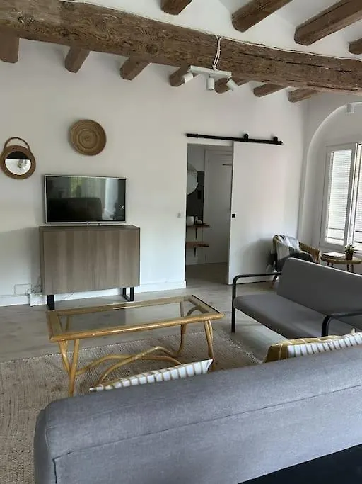 Cal Moline 1 Apartment Avia