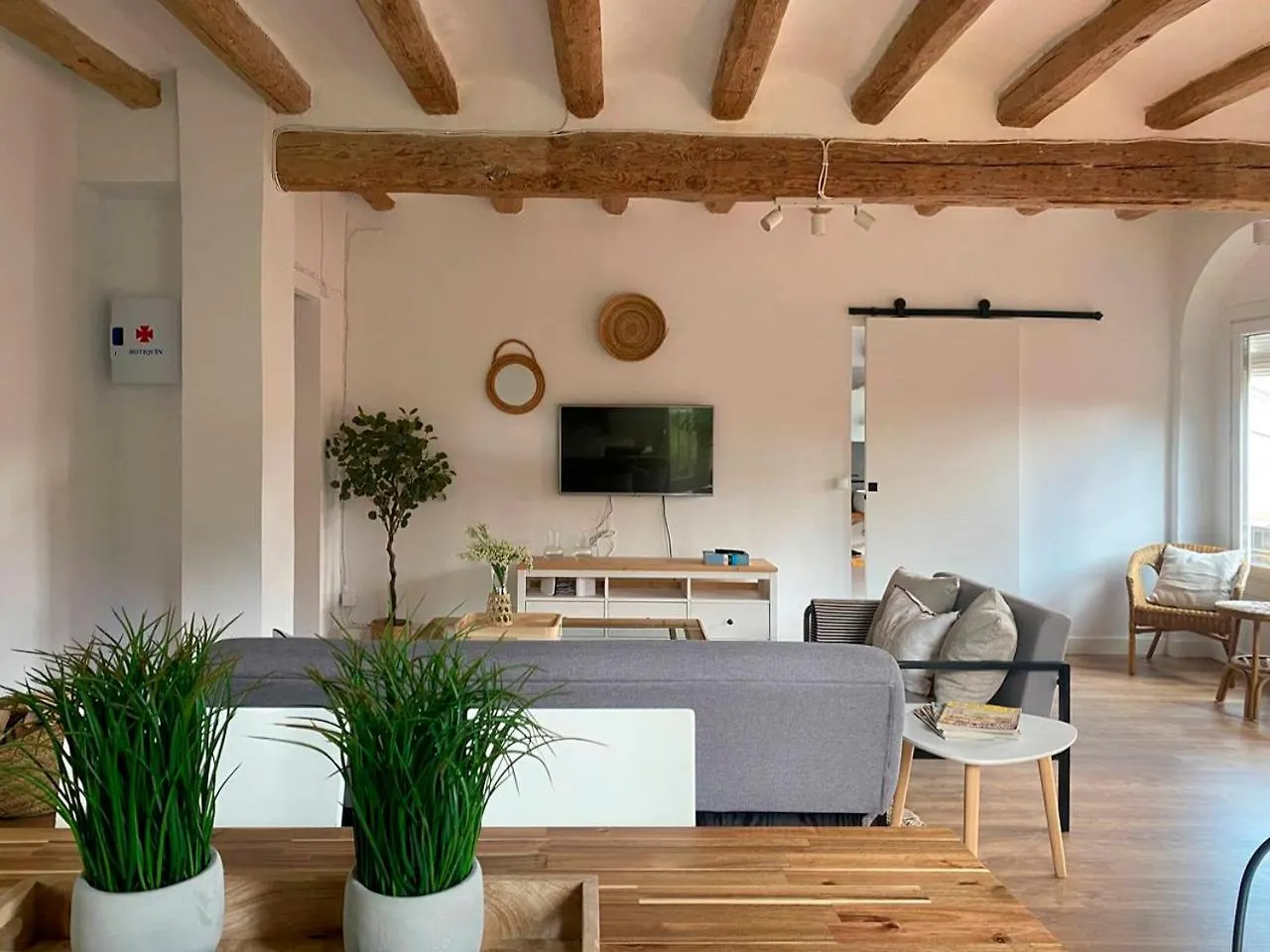 Cal Moline 1 Apartment Avia