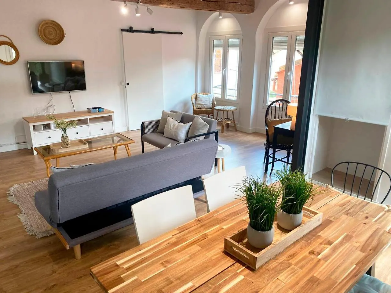 Cal Moline 1 Apartment Avia