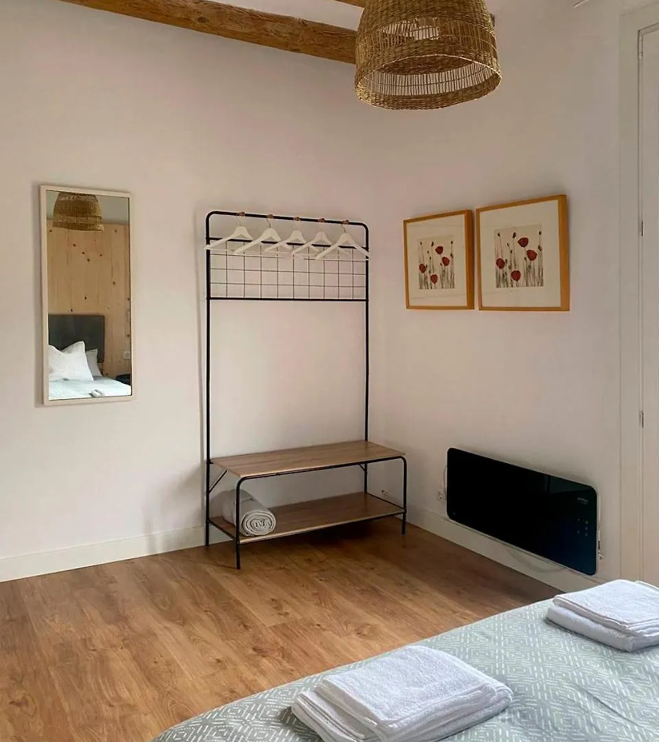 Cal Moline 1 Apartment Avia